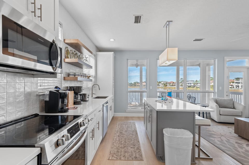 House, Multiple Beds (Destiny Beach Villas #23A&B- Beachy K) | Private kitchen