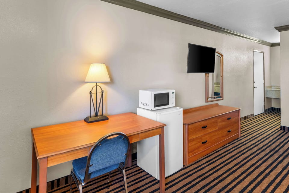 Desk, iron/ironing board, free WiFi, bed sheets