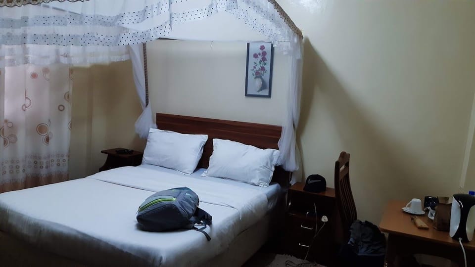 Deluxe Single Room | Free WiFi, bed sheets