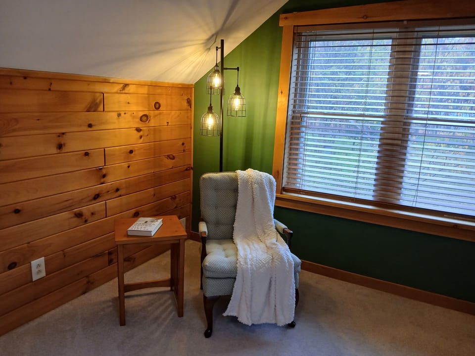 Comfortable Reading area in Queen Bedroom 