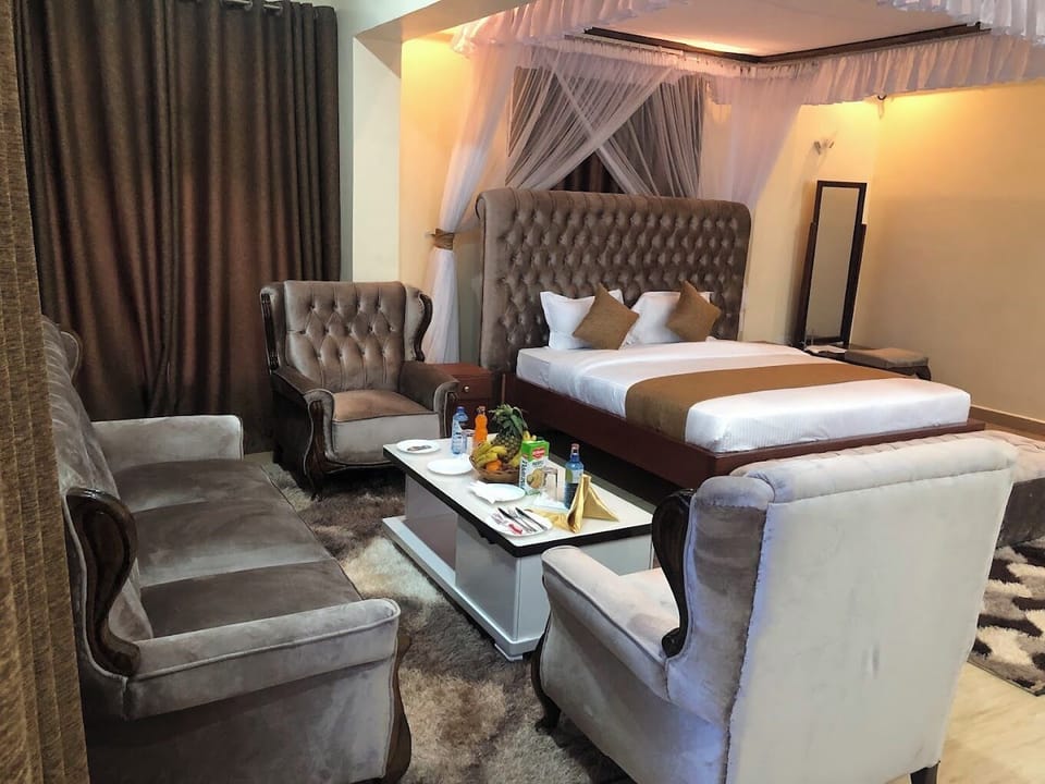 Deluxe Single Room, Balcony, Garden View | Free WiFi, bed sheets