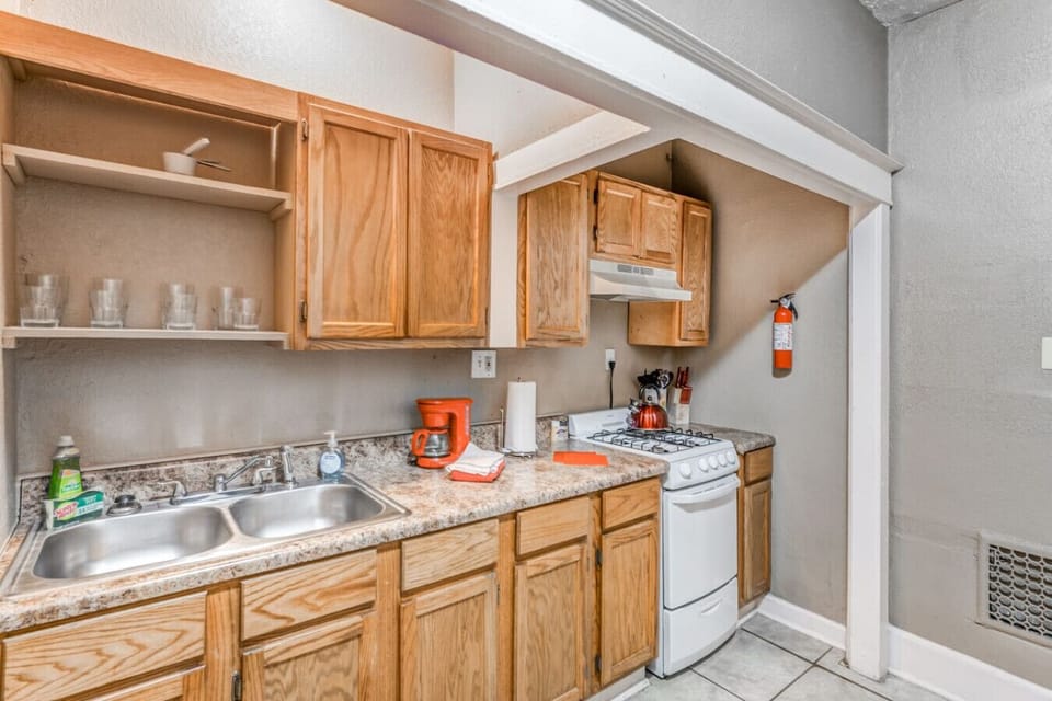 Cook with ease in a fully equipped kitchen.