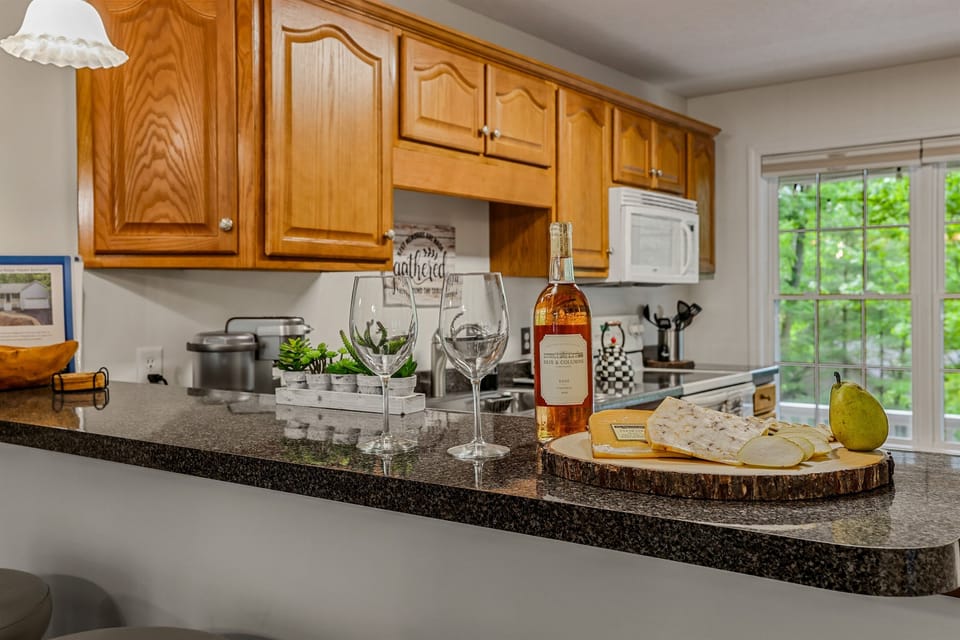 Open kitchen area to entertain