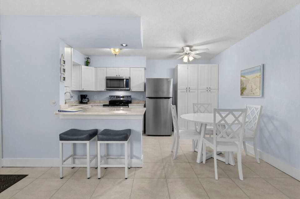 Dining Area and Breakfast Nook