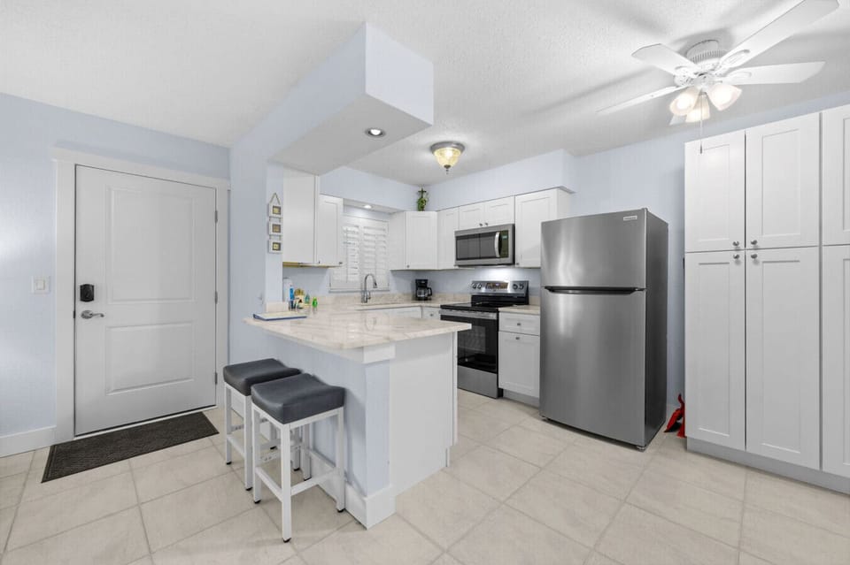 Kitchen with Breakfast Nook