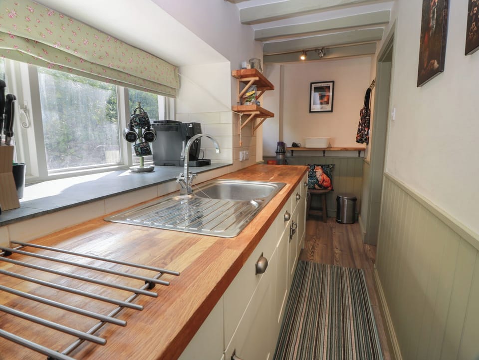 Cookware/dishes/utensils