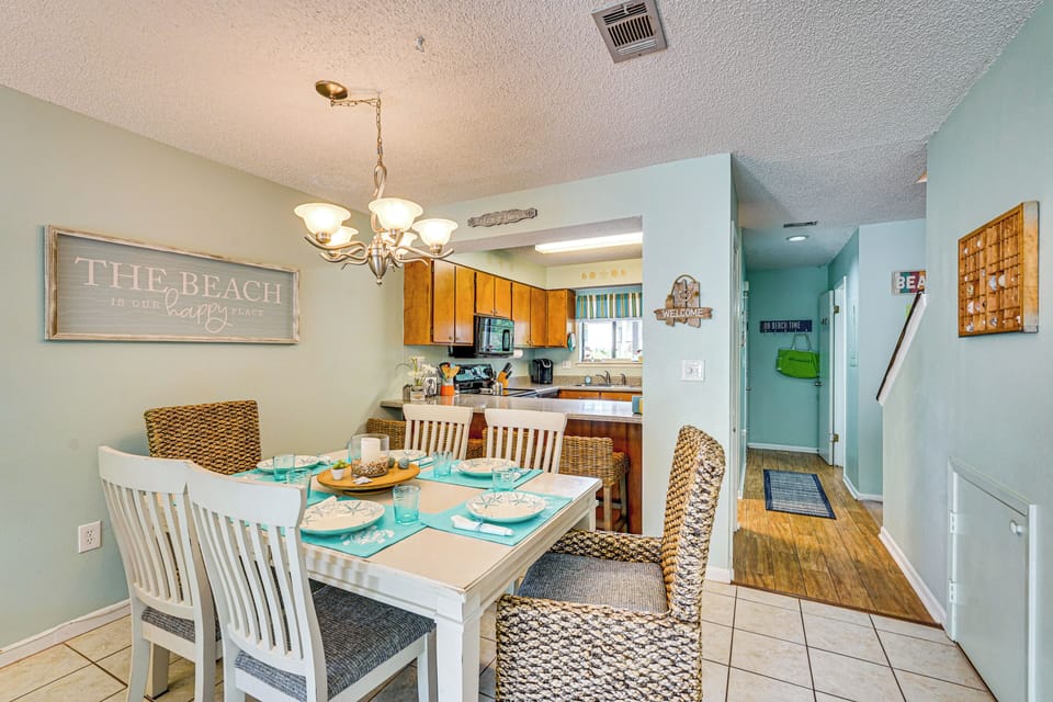 Dining Area | 1st Floor