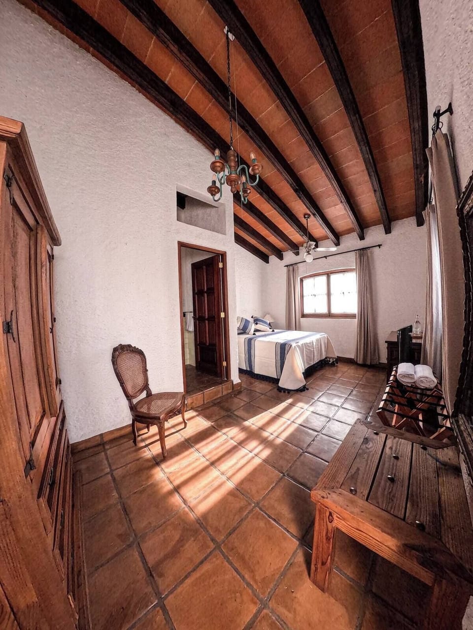 Comfort Room | In-room safe, soundproofing, iron/ironing board, free WiFi