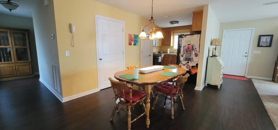 Breakfast and Kitchen