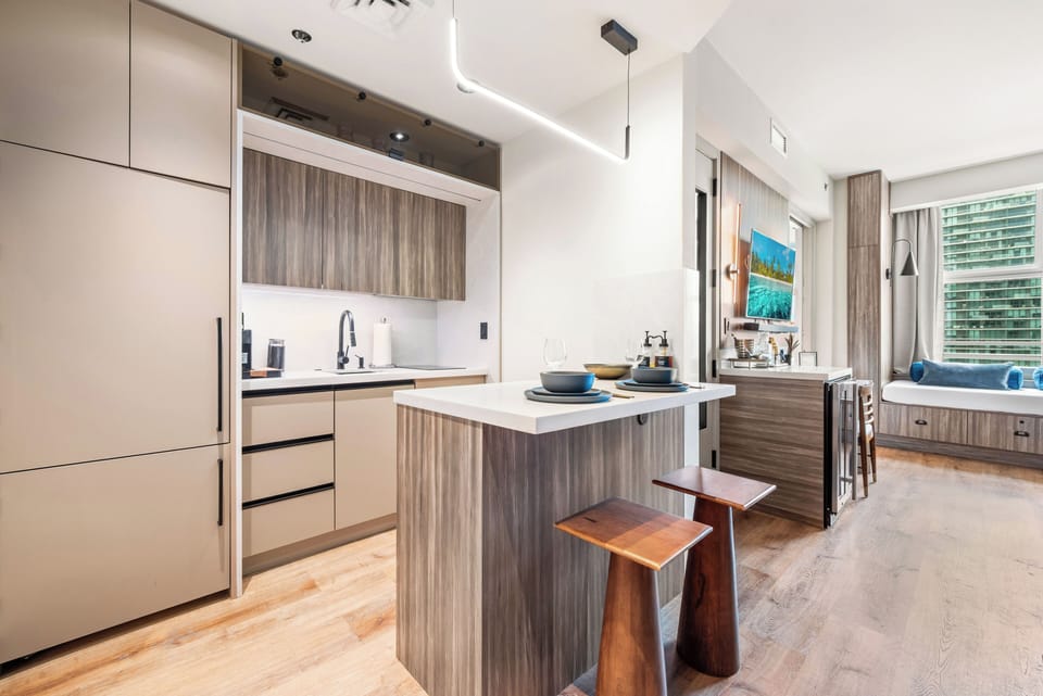 Deluxe Studio, City View | Private kitchen