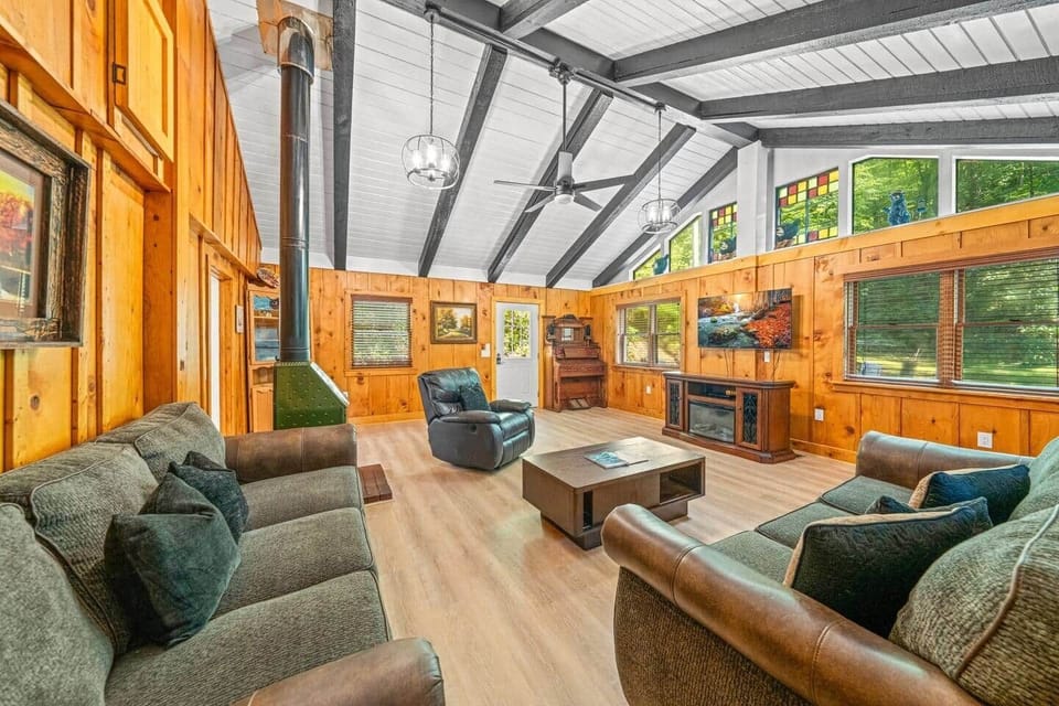 Please note: the fireplace is non operational and only serves as a part of the interior design of the home. 