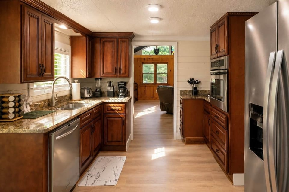 Full Kitchen: perfect for cooking
