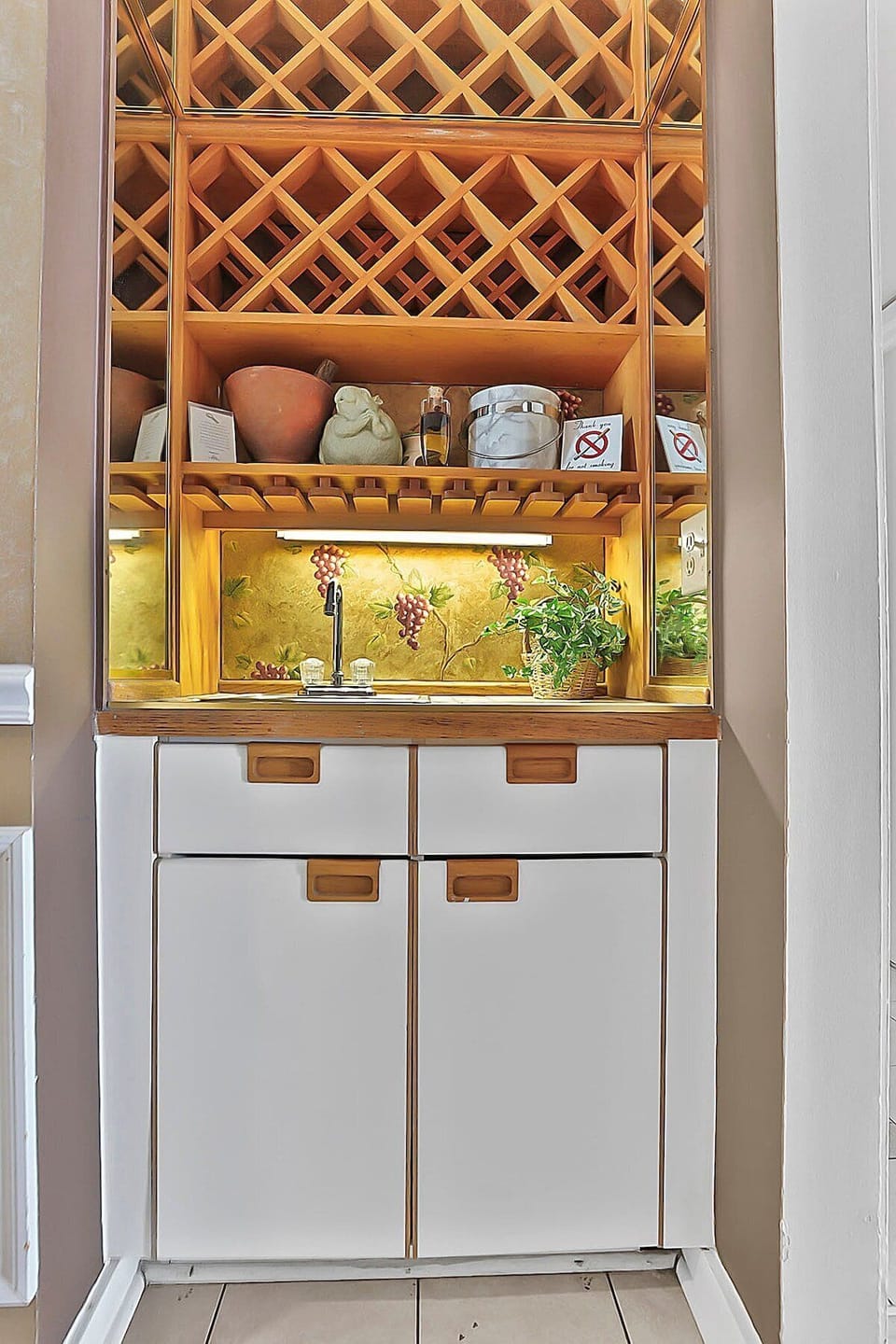 Wet Bar.
