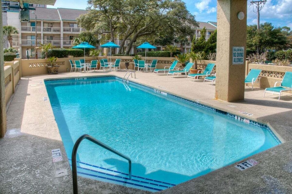 Pool.