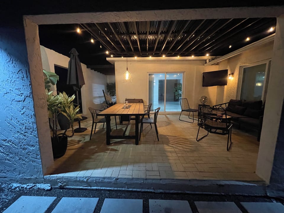 Outdoor dining