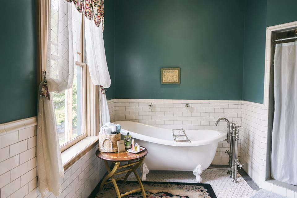 Premium Room, 1 King Bed, Jetted Tub | Deep soaking bathtub