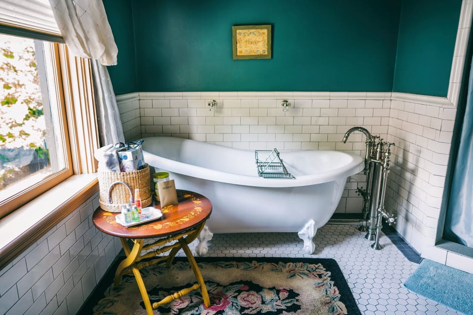 Jetted tub