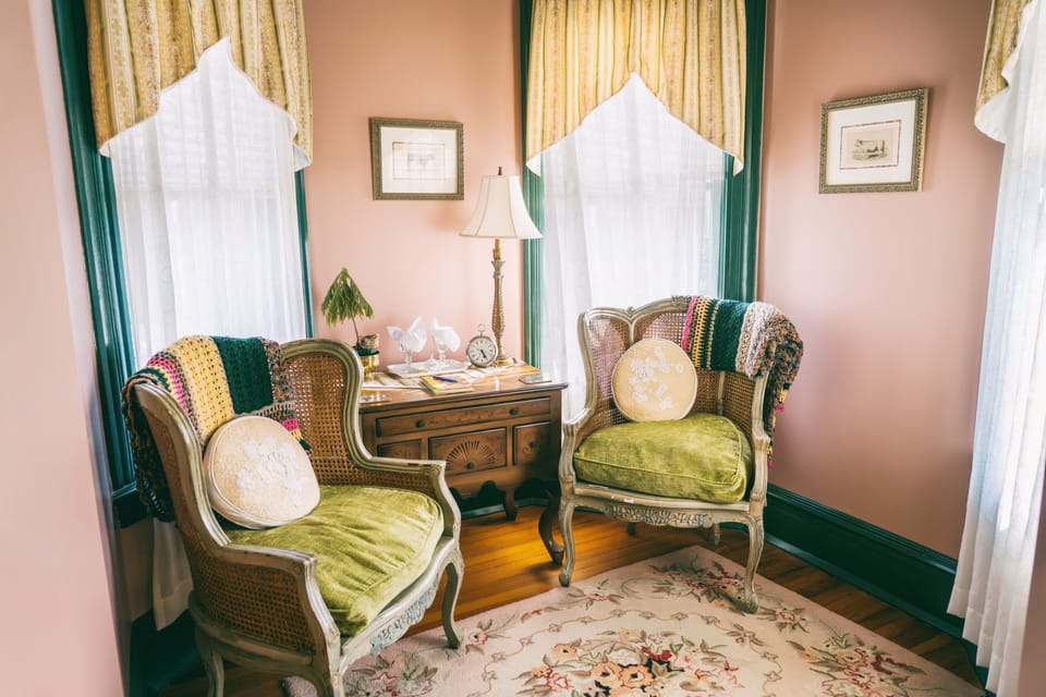 Deluxe Room, 1 Queen Bed, Fireplace | Egyptian cotton sheets, premium bedding, down comforters, pillowtop beds