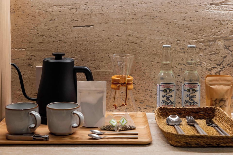 Pour-over made easy: Chemex setup ready in your rental.




