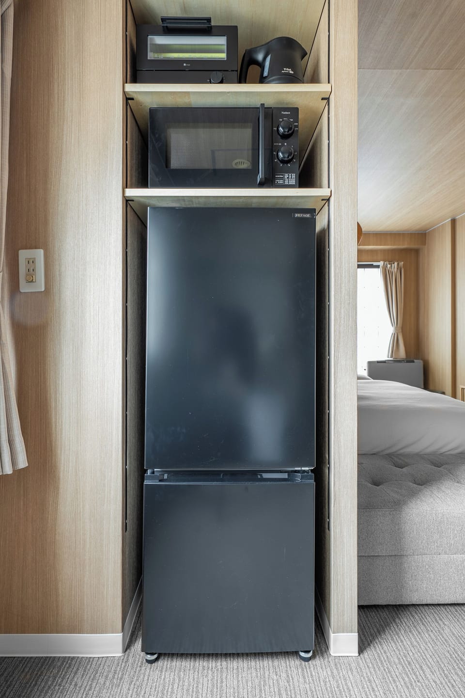 Fridge, microwave, stovetop, electric kettle