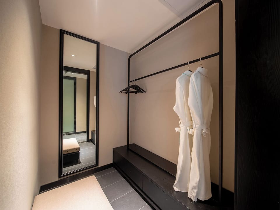 Luxury Suite, City View | Down comforters, memory foam beds, desk, laptop workspace