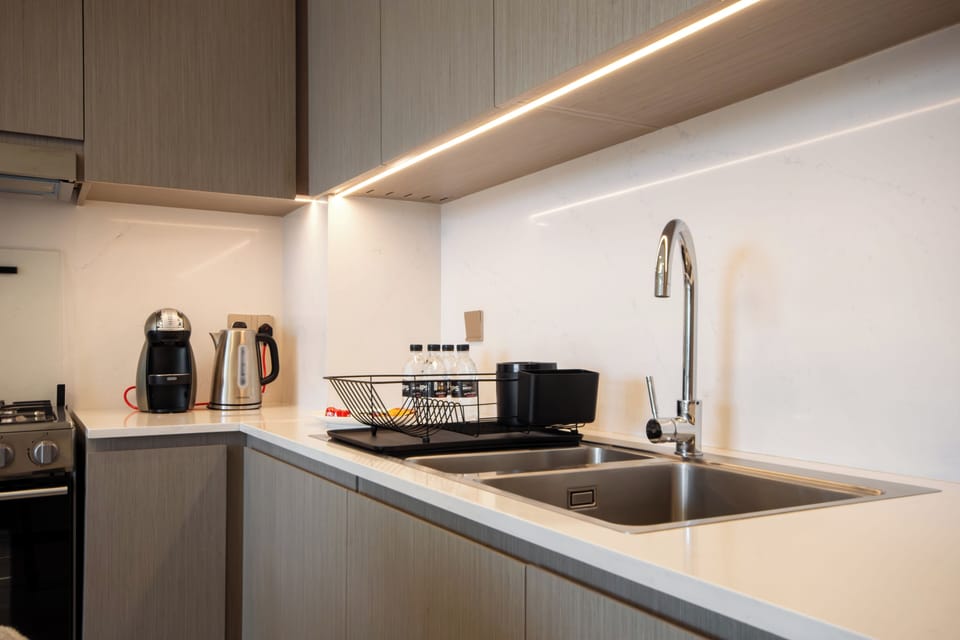 Luxury Apartment, Balcony, City View | Private kitchen | Espresso maker, electric kettle