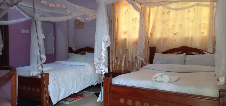 Deluxe Twin Room | Free WiFi, bed sheets