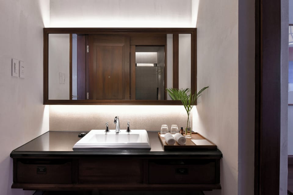 Comfort Double Room, Courtyard View | Desk, laptop workspace, blackout drapes, soundproofing