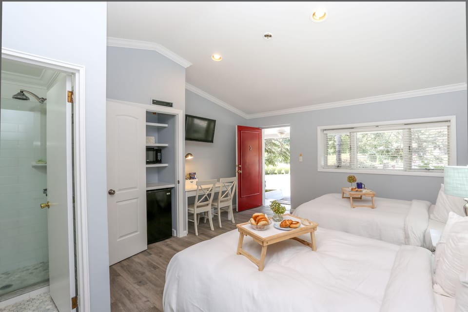Double Room | Hypo-allergenic bedding, down comforters, Tempur-Pedic beds