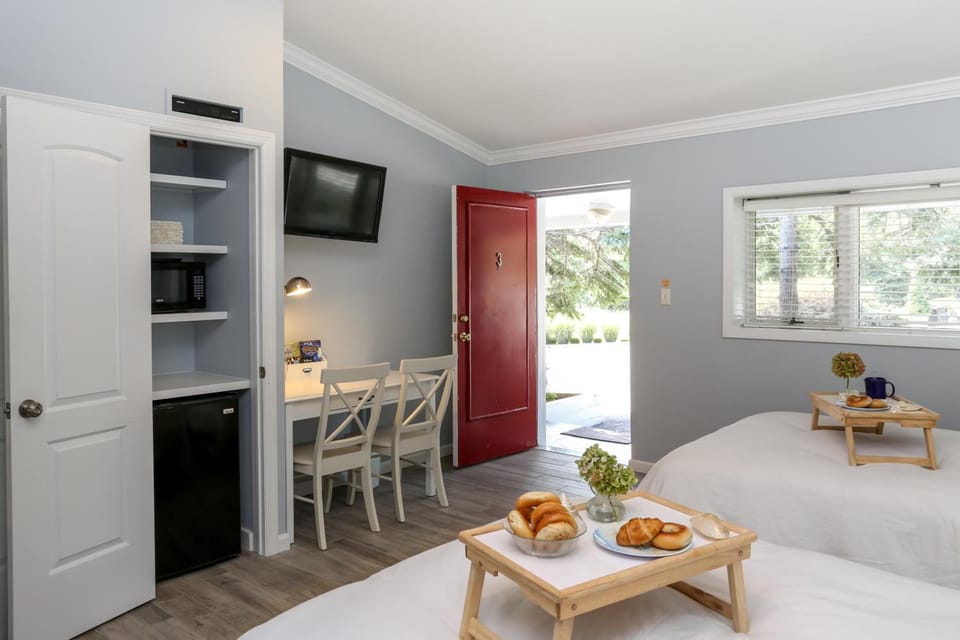 Double Room | Living room | TV