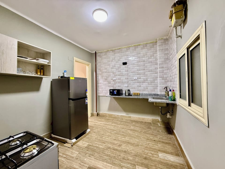 Superior Apartment, 3 Bedrooms, City View | Private kitchen | Full-size fridge, microwave, stovetop, espresso maker