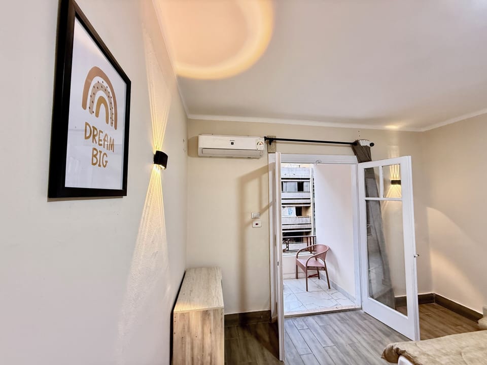 Free minibar, desk, laptop workspace, blackout drapes