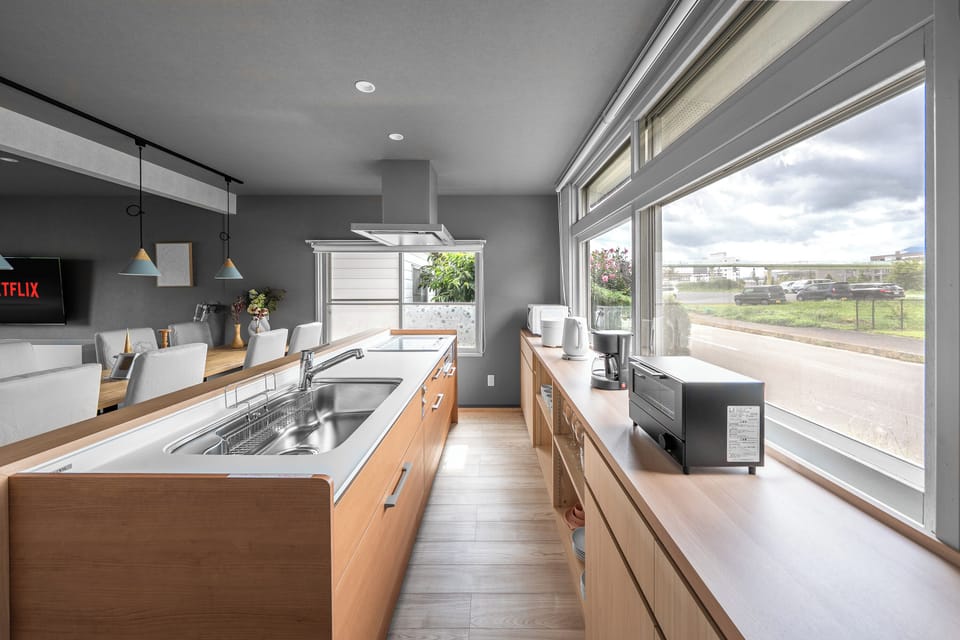 Fridge, microwave, stovetop, electric kettle