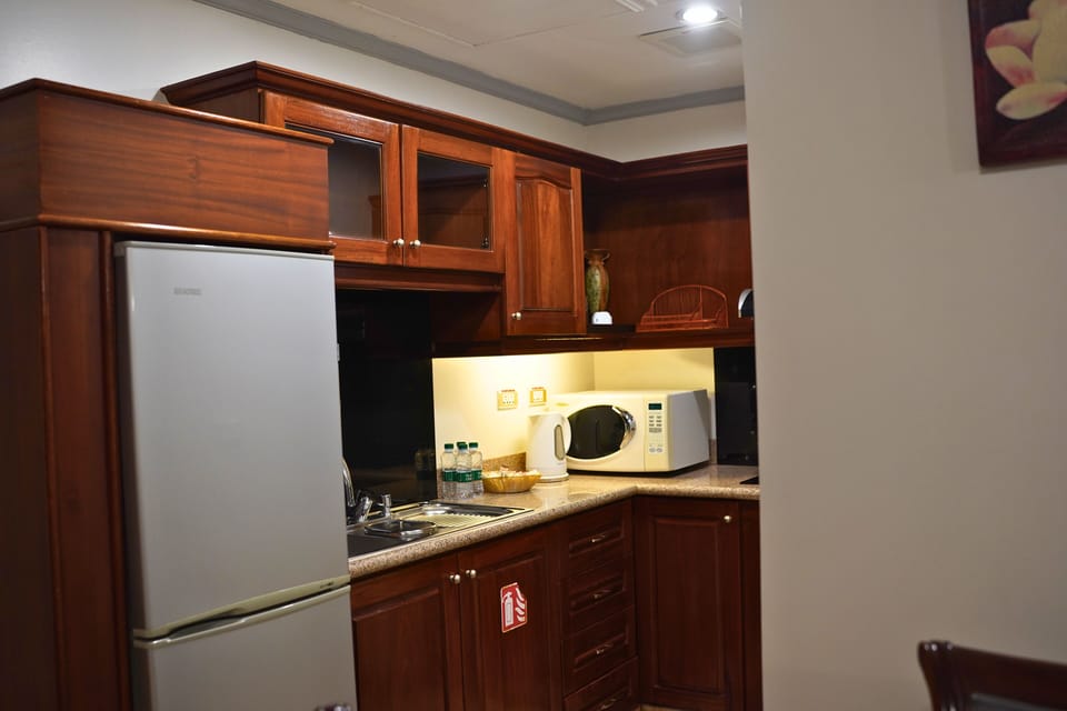 Apartment, 2 Bedrooms, Beach View | Private kitchen