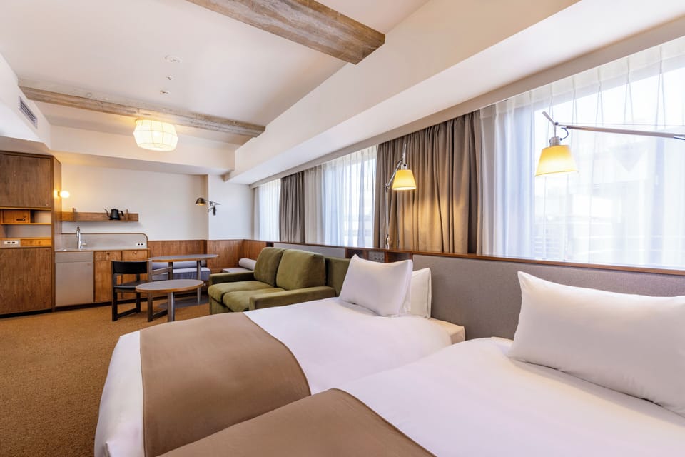 In-room safe, laptop workspace, blackout drapes, iron/ironing board