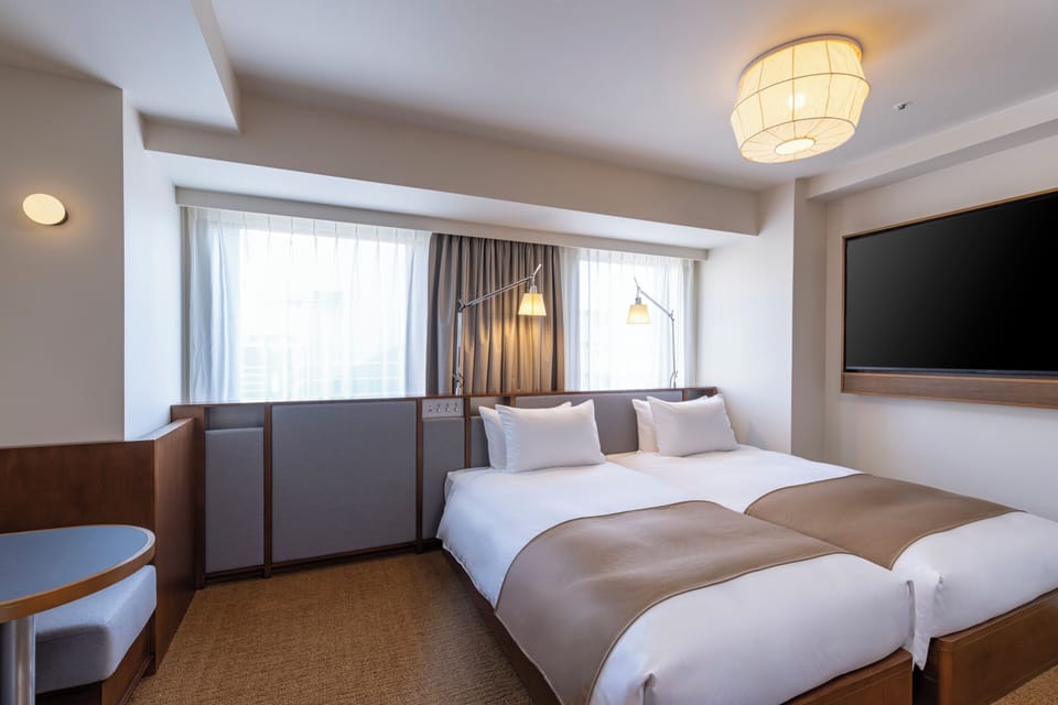 In-room safe, laptop workspace, blackout drapes, iron/ironing board