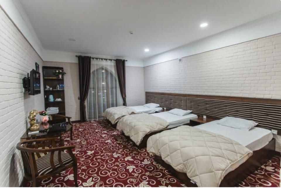 Standard Triple Room, Park View | Desk, soundproofing, WiFi (free)
