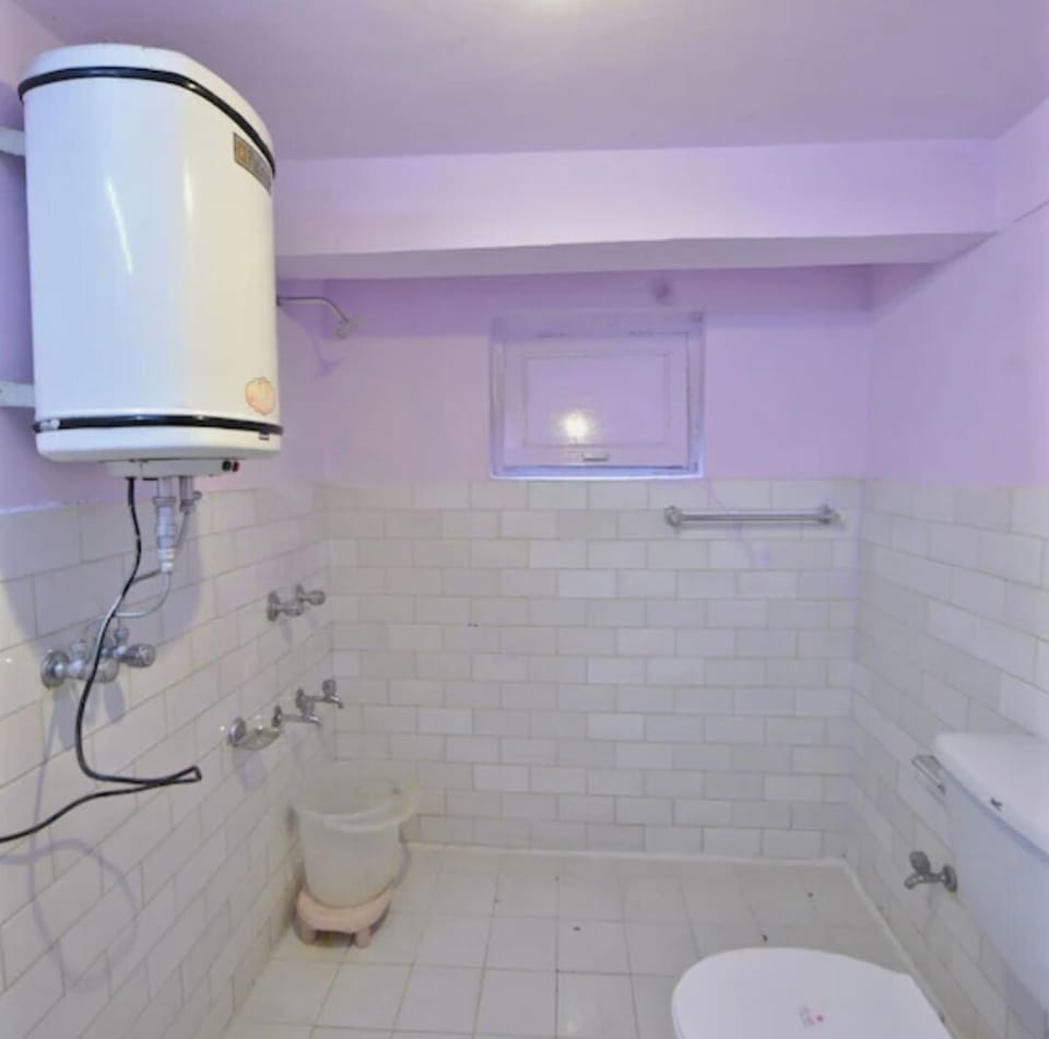 Classic Double Room, 1 Bedroom, Balcony, Mountain View | Bathroom | Slippers