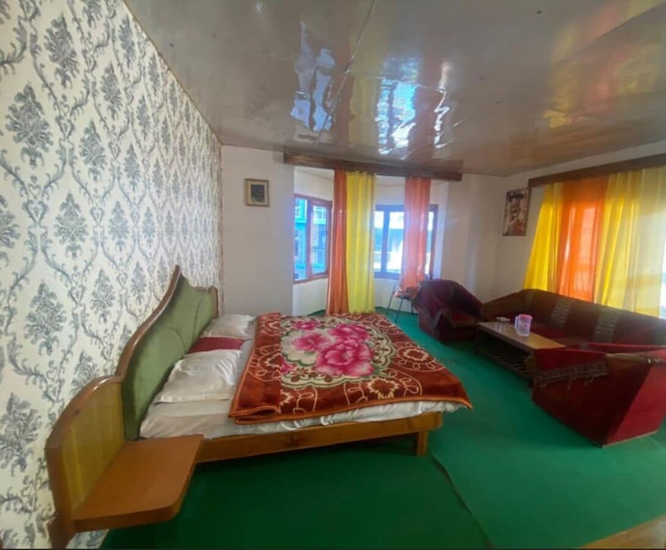 Classic Double Room, 1 Bedroom, Balcony, Mountain View | Free WiFi