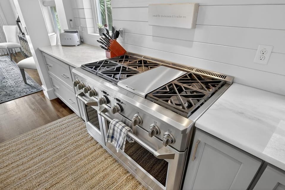 18 Kitchen