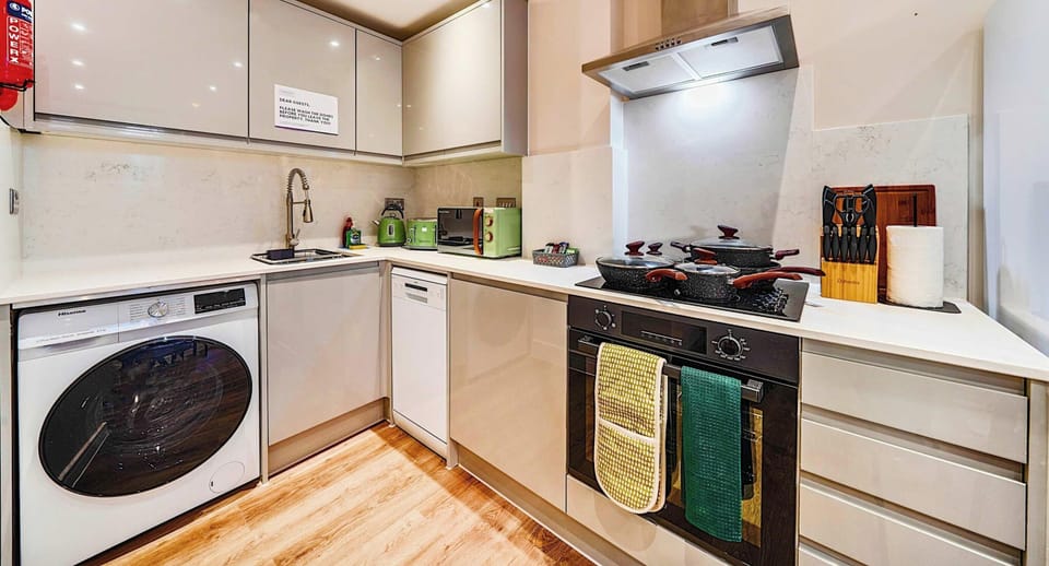 HIGH QUALITY KITCHEN EQUIPMENTS