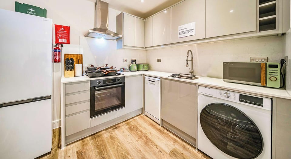 HIGH QUALITY KITCHEN EQUIPMENTS