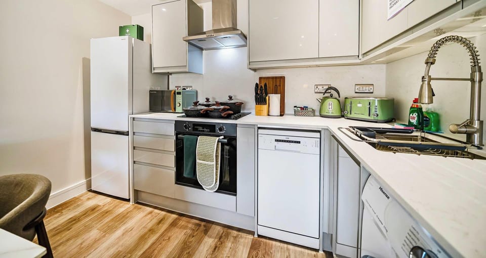 HIGH QUALITY KITCHEN EQUIPMENTS