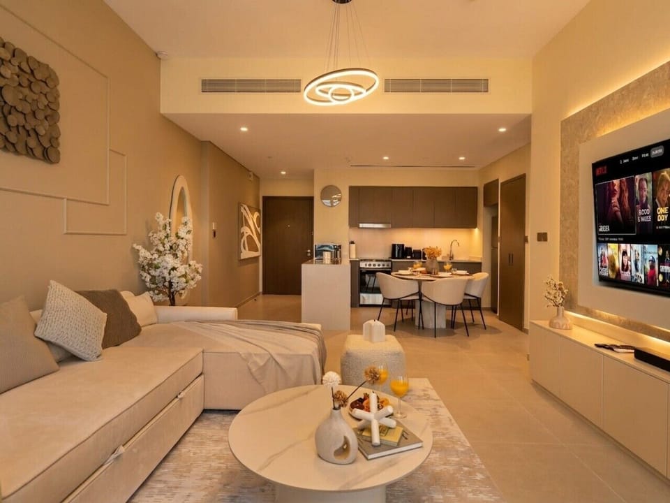 Open Plan Living Room Sofa Netflix Smart TV Kitchen and Dining Area