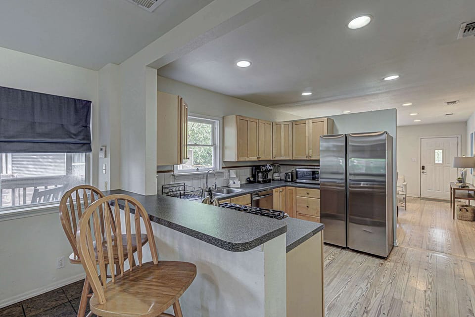 Breakfast bar with seating for two