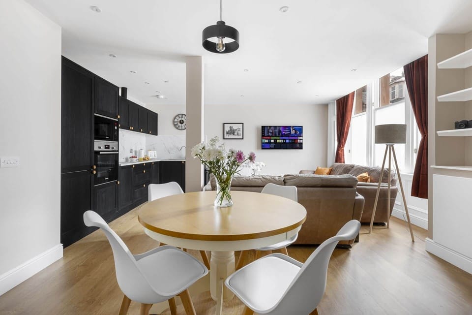 Open Plan Kitchen/Lounge with Integrated Appliances