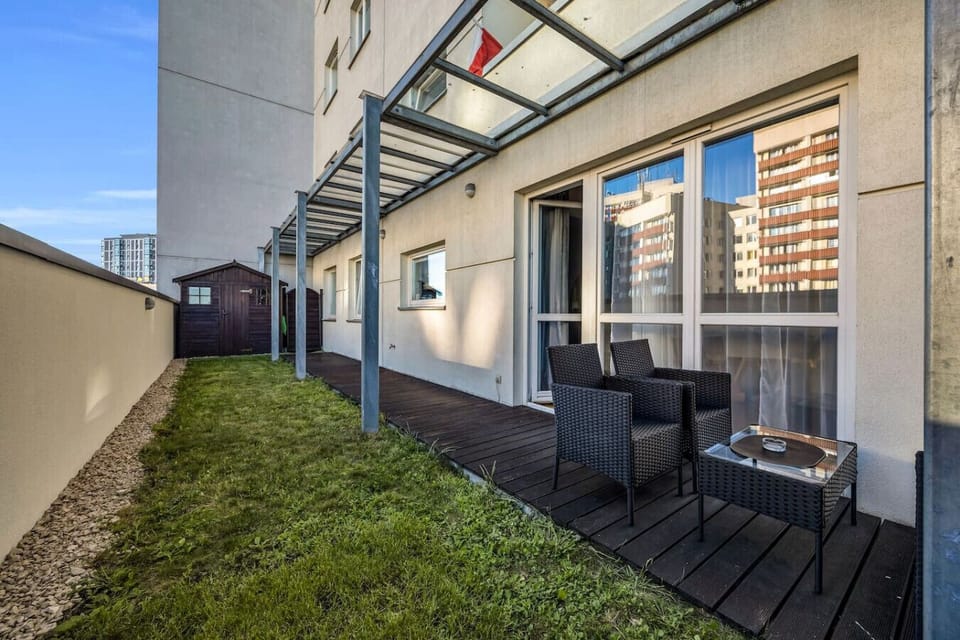 Beautiful Terrace | Book Now With RENTUJEMY.COM