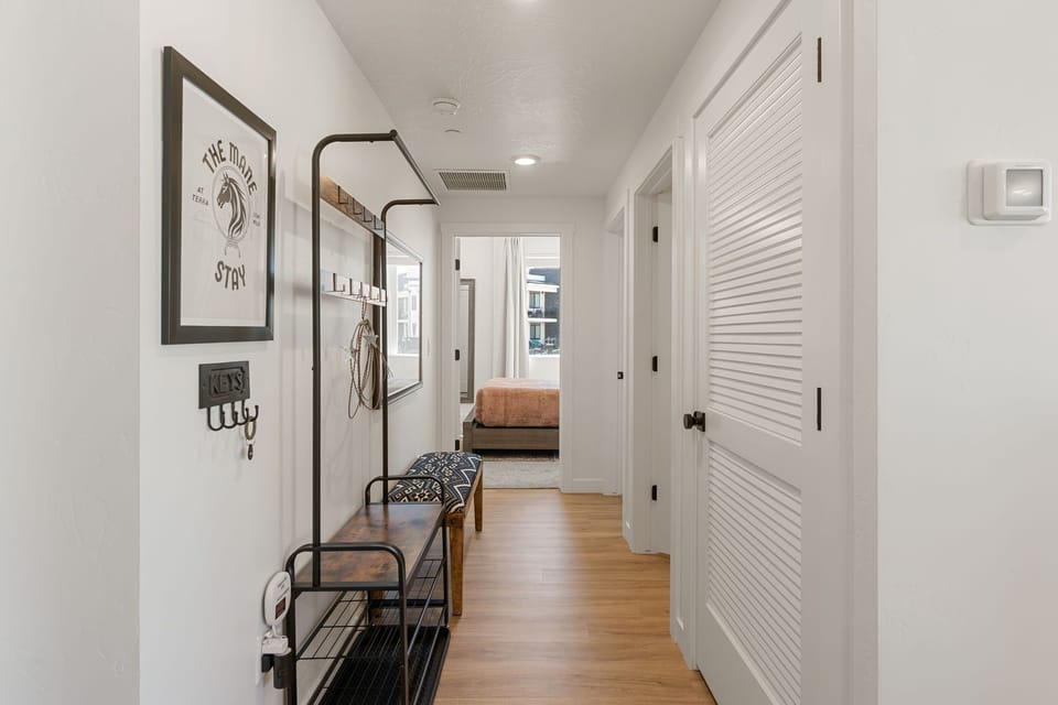 Condo, 3 Bedrooms | Interior