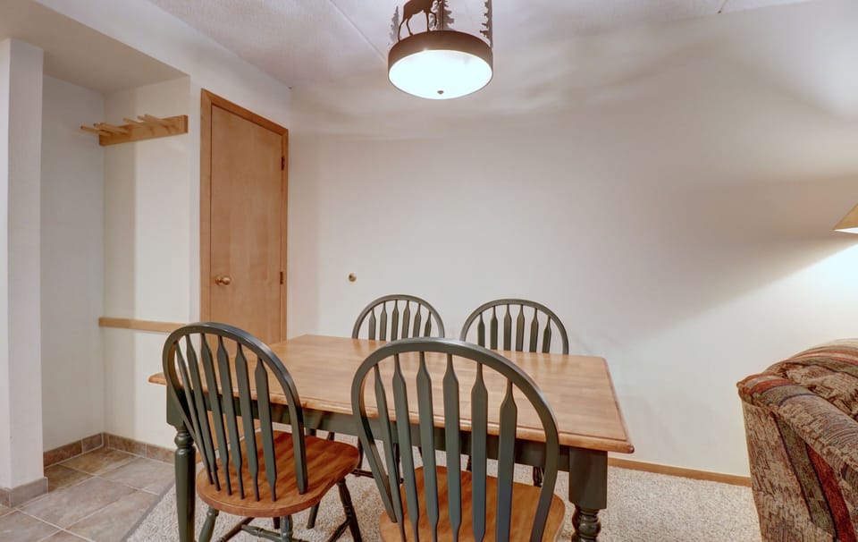 Condo, 1 Bedroom | Dining
