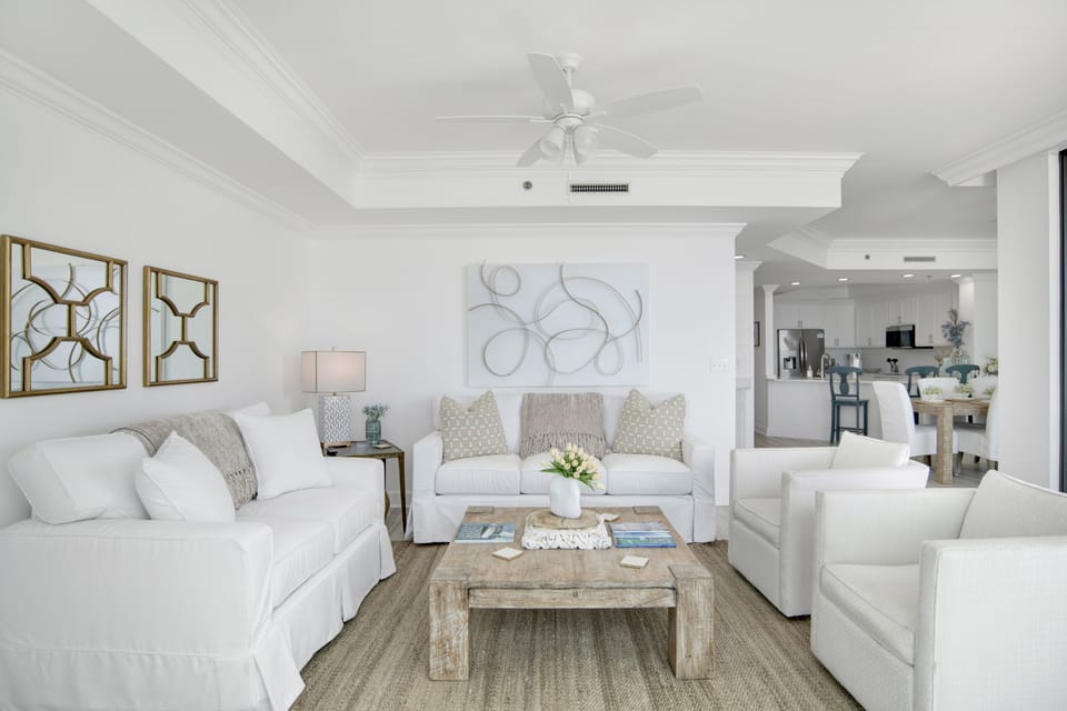 Condo, 2 Bedrooms | Living area